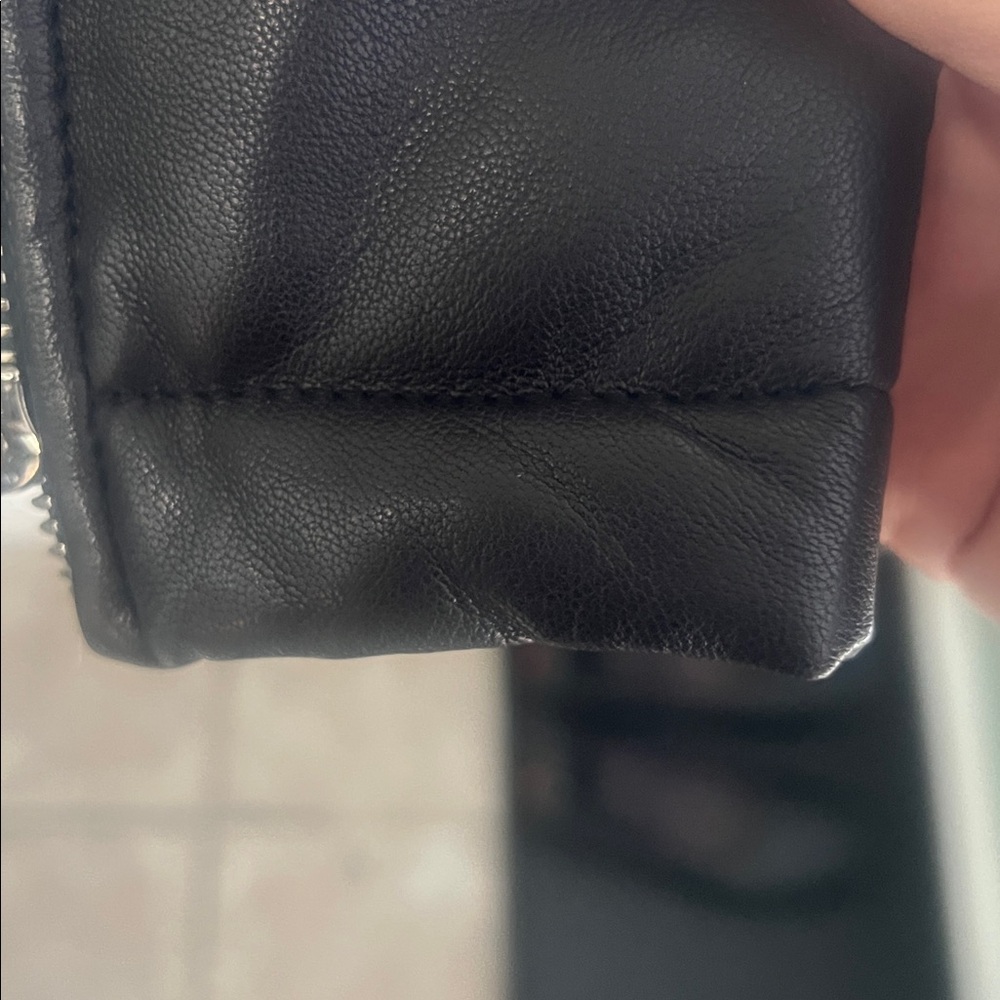 Danier premium leather jacket with Raccoon fur hood hardly worn great condition - Picture 5 of 7